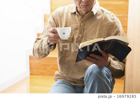 男性　シニア　趣味 16979285