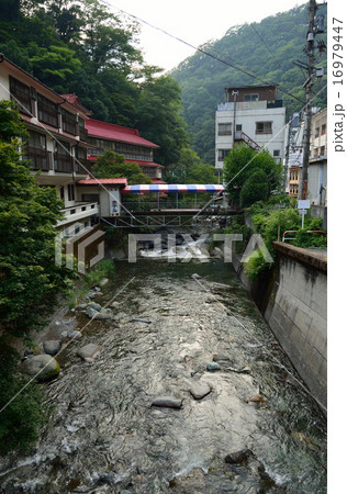 温泉郷 16979447