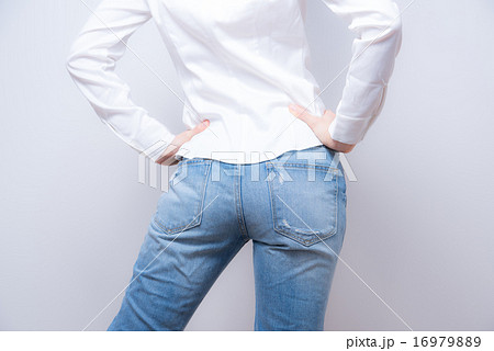ジーンズ 後ろ姿 ジーンズ 後ろ姿 16979889