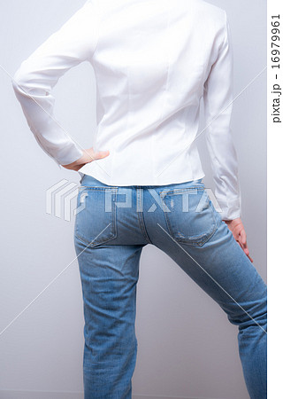 ジーンズ 後ろ姿 ジーンズ 後ろ姿 16979961