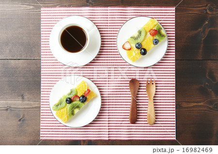 フルーツオープンサンド 16982469