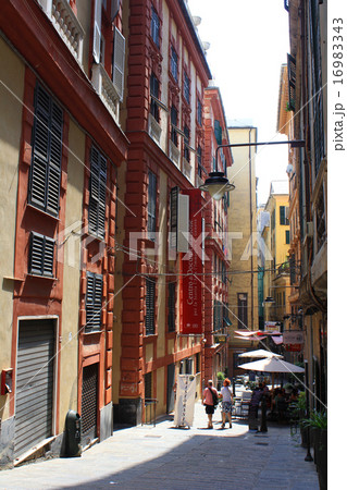 世界遺産ジェノヴァの街並み　イタリア　 16983343