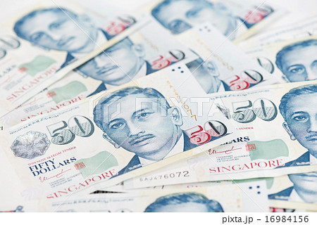 Singapore dollar note 16984156