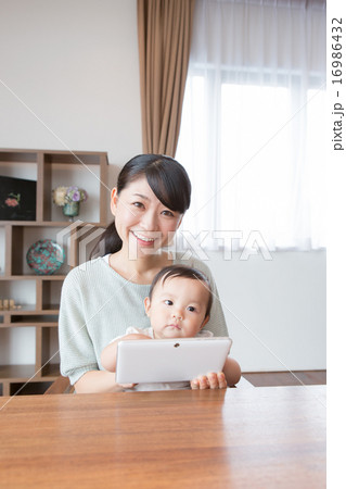mother and child , eleven months old 16986432