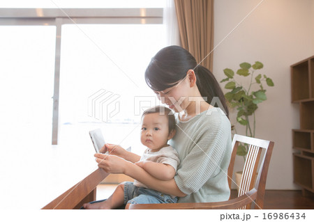 mother and child , eleven months old 16986434