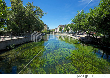 骨董市で知られる村　リルシュラソルグとソルグ川 16986886