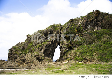 久米島　ミーフガー（女岩） 16987469