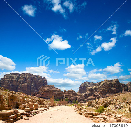 Petra Jordan Petra Jordan 17003819