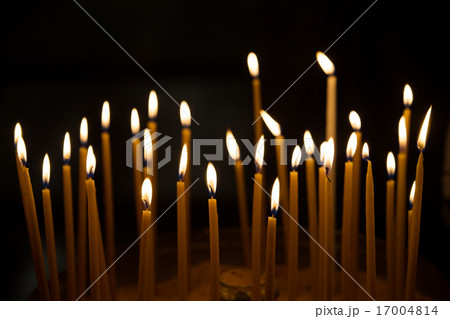 candle flame candle flame 17004814