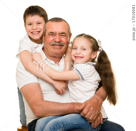 Grandfather and grandchildren portrait Grandfather and grandchildren portrait 17016081