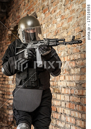 Special forces operator 17016898