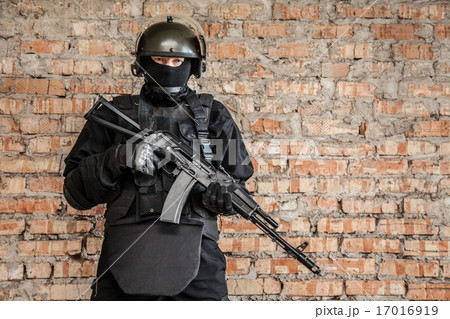 Special forces operator 17016919