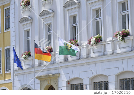 オーバーマルクトの3連フラッグ（ドイツ・ゲルリッツ） 17020210
