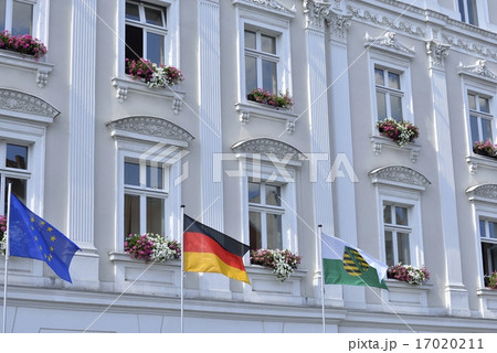 オーバーマルクトの3連フラッグ(ドイツ・ゲルリッツ) オーバーマルクトの3連フラッグ(ドイツ・ゲルリッツ) 17020211