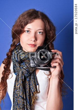 beautiful woman-photographer 17020684