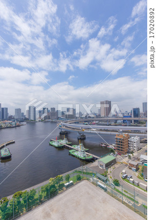 レインボーブリッジから見た東京湾 17020892