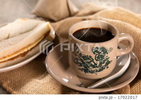 Traditional Chinese dark coffee and breakfast 17022017