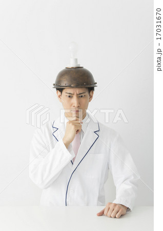 悩む博士 悩む博士 17031670