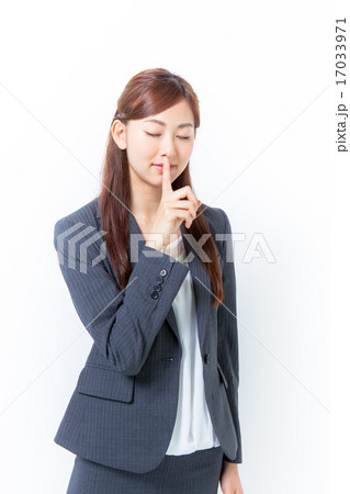 女性会社員 女性会社員 17033971