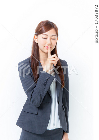 女性会社員 女性会社員 17033972