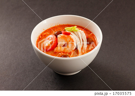 Japanese soup 17035575