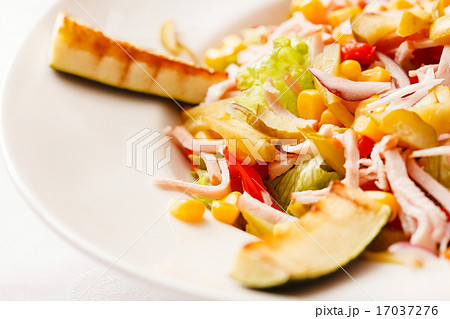 salad with corn 17037276
