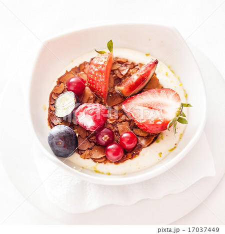 berry dessert berry dessert 17037449