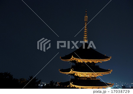古都奈良の夜 興福寺五重塔 古都奈良の夜 興福寺五重塔 17038729