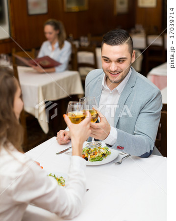 Couple having dinner in restaurant 17039714