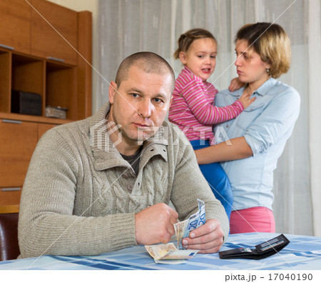 Financial problems in family 17040190