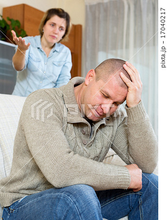 couple having quarrel at home 17040217