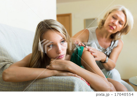 Mother gives solace to daughter 17040554