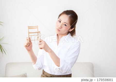 インテリアと女性 17050601