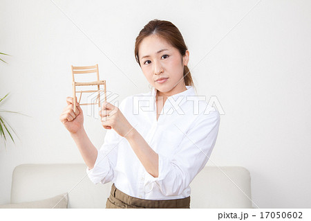 インテリアと女性 17050602