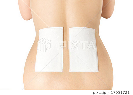 女性の腰の湿布治療 17051721
