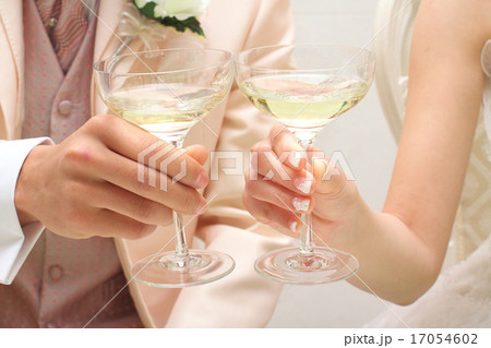 結婚式 乾杯 シャンパン お酒 新郎新婦 披露宴 結婚式 乾杯 シャンパン お酒 新郎新婦 披露宴 17054602