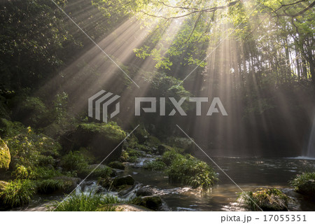 鍋ガ滝の光芒 鍋ガ滝の光芒 17055351