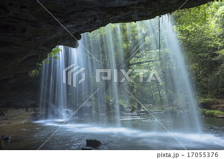 小国町の鍋ガ滝 17055376