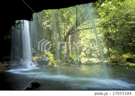 小国町の鍋ガ滝 17055384