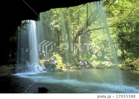 小国町の鍋ガ滝 17055390