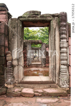 タイにあるクメール様式のピーマイ遺跡 タイにあるクメール様式のピーマイ遺跡 17056312