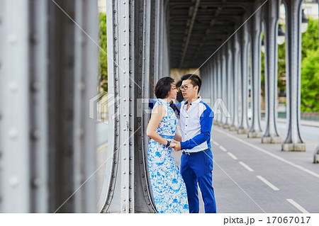 Young romantic Asian couple in Paris, France Young romantic Asian couple in Paris, France 17067017