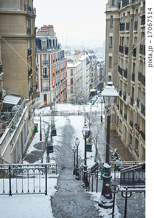 Street of Montmartre covered with snow 17067514