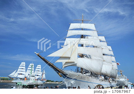 2隻の海王丸によるダブル総帆展帆 2隻の海王丸によるダブル総帆展帆 17067967