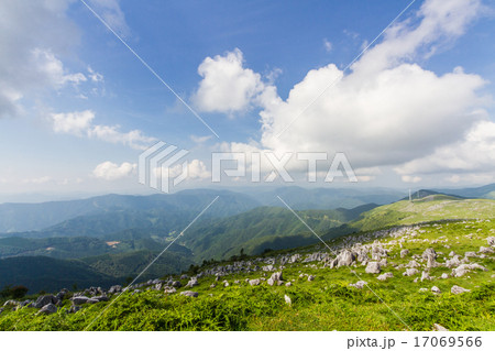 愛媛県 四国カルスト 五段高原の風景 愛媛県 四国カルスト 五段高原の風景 17069566
