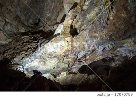 Photo of rocks in karst cave Photo of rocks in karst cave 17070799