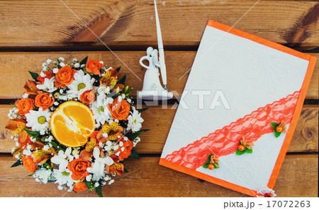 Bouquet of roses and daisies Bouquet of roses and daisies 17072263