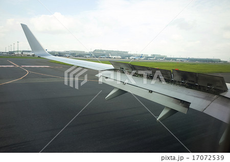 着陸 着陸 17072539