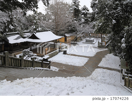冬の金刀比羅宮「祓戸社」と参道 17074226