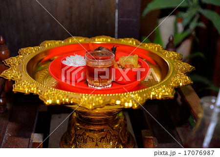 タイバンコク・街角のお供え タイバンコク・街角のお供え 17076987